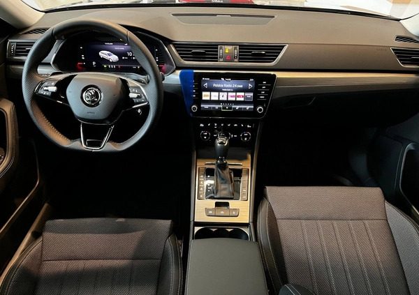 Skoda Superb cena 207000 przebieg: 8, rok produkcji 2024 z Hrubieszów małe 352